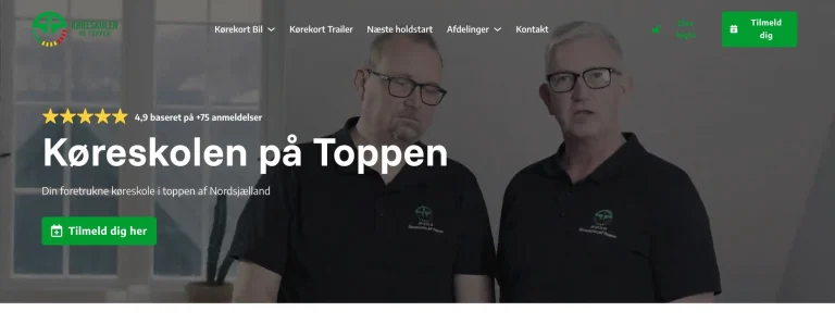 Forsiden af koreskolenpaatoppen.dk: hero med 4,9 stjerner baseret på +75 anmeldelser og tilmeldingsknap