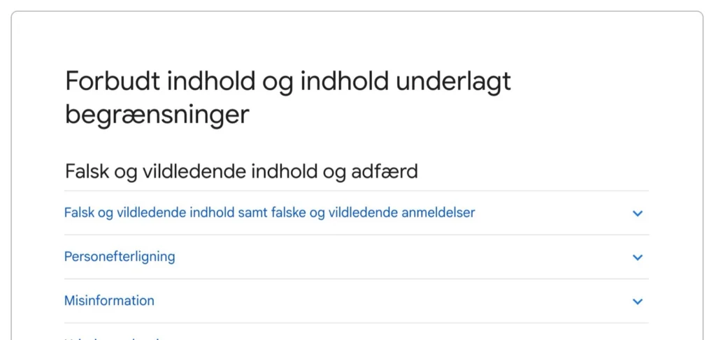 Skærmbillede af Googles regler for anmeldelser i Maps med afsnittet om falske og vildledende anmeldelser, som afgør, om dårlige Google anmeldelser kan slettes
